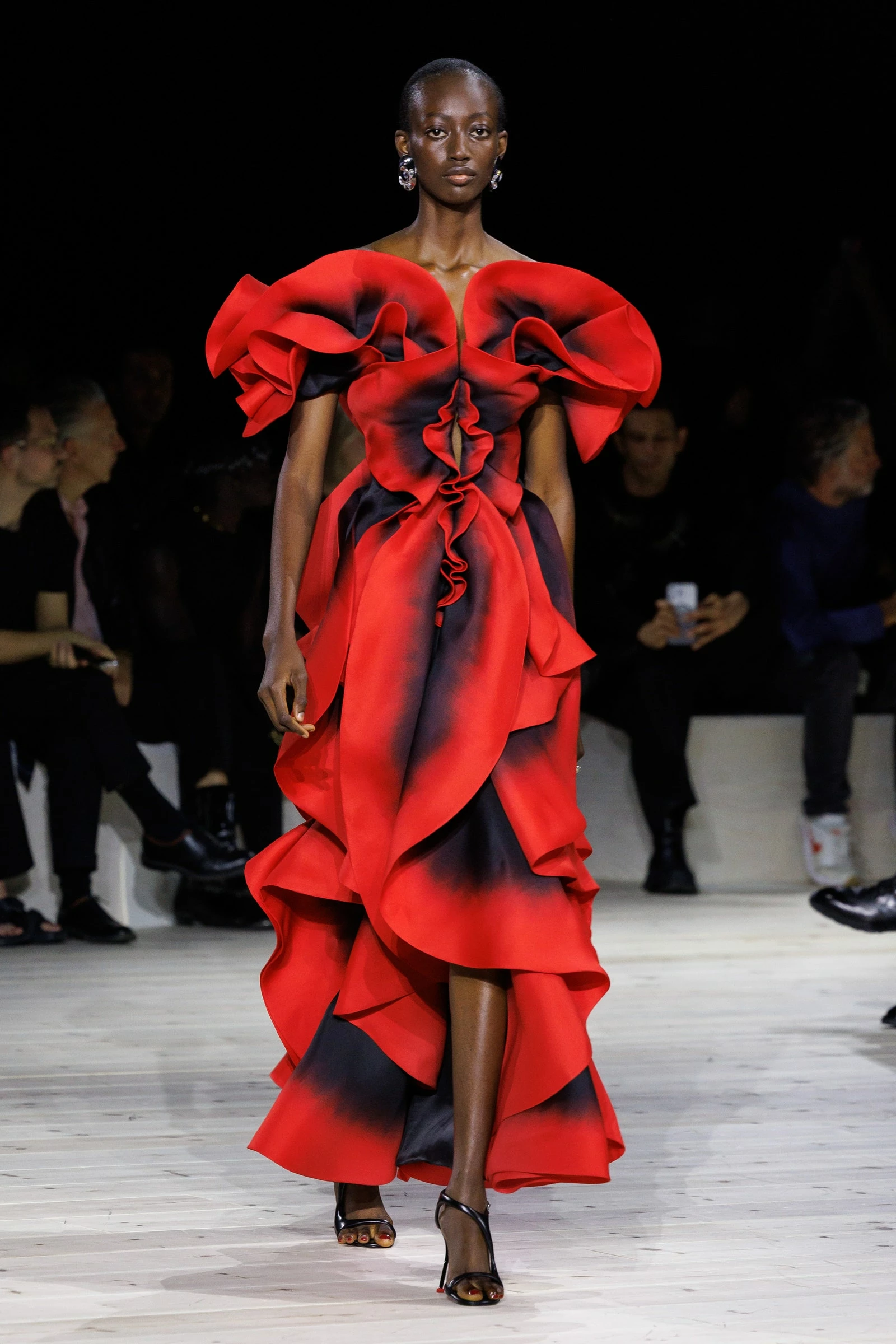 Alexander McQueen, весна-літо 202411