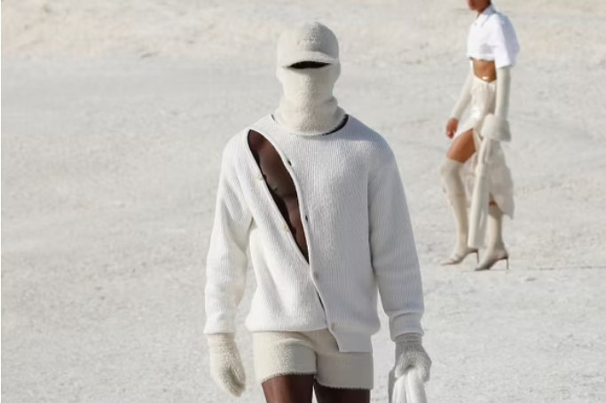 Jacquemus, подиумный показ "Le Papier" и капсульная коллекция с Nike.