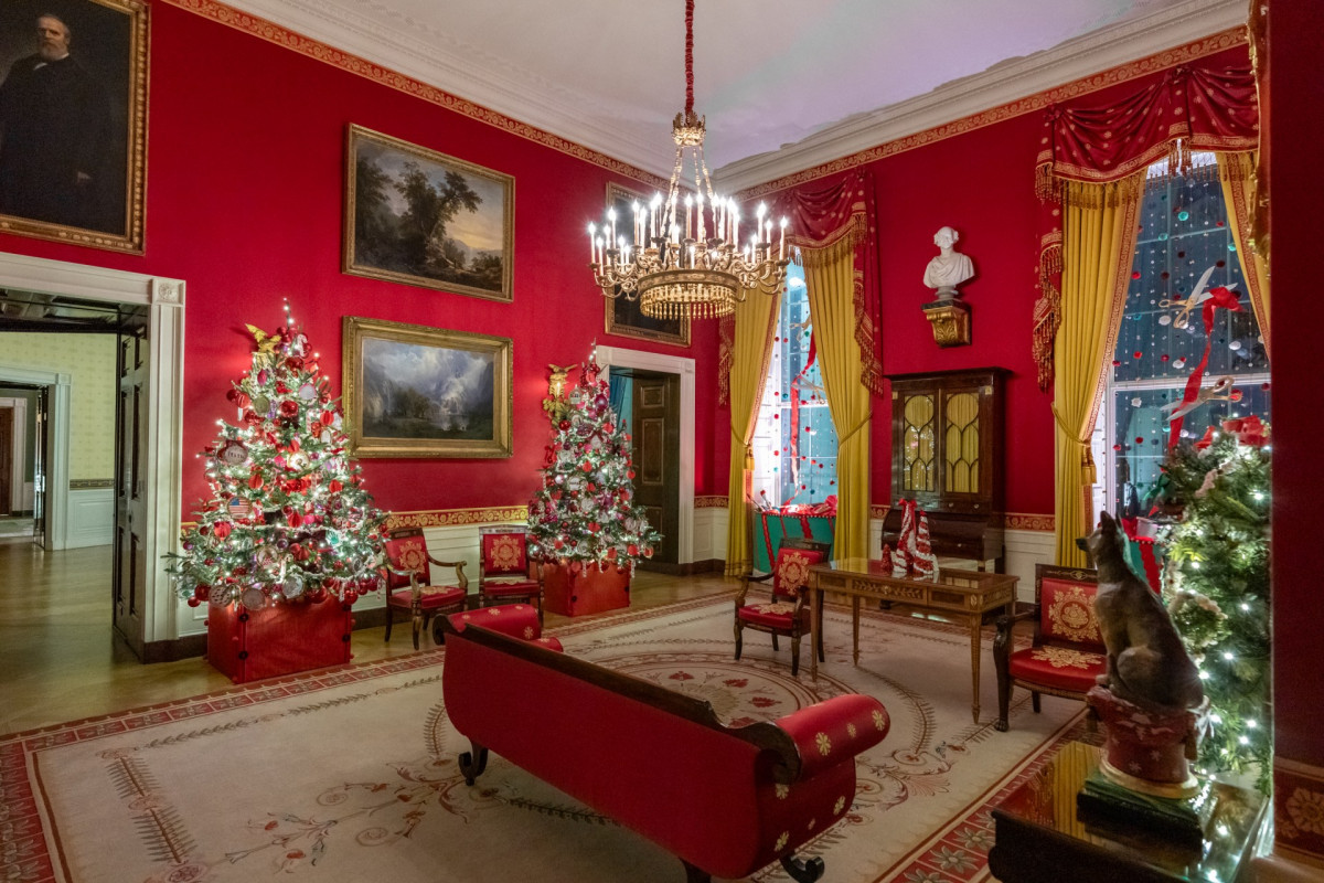 Як Джилл Байден прикрасила Білий дім до Різдва1