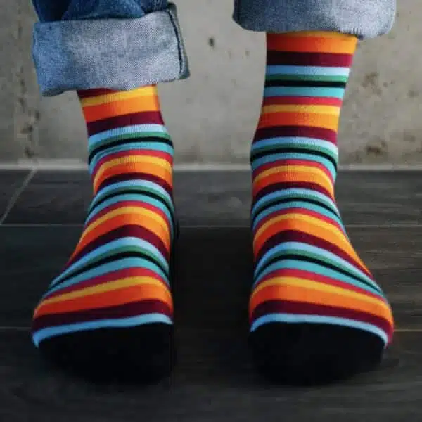 З користю для дому: нестандартні способи використання старих шкарпеток