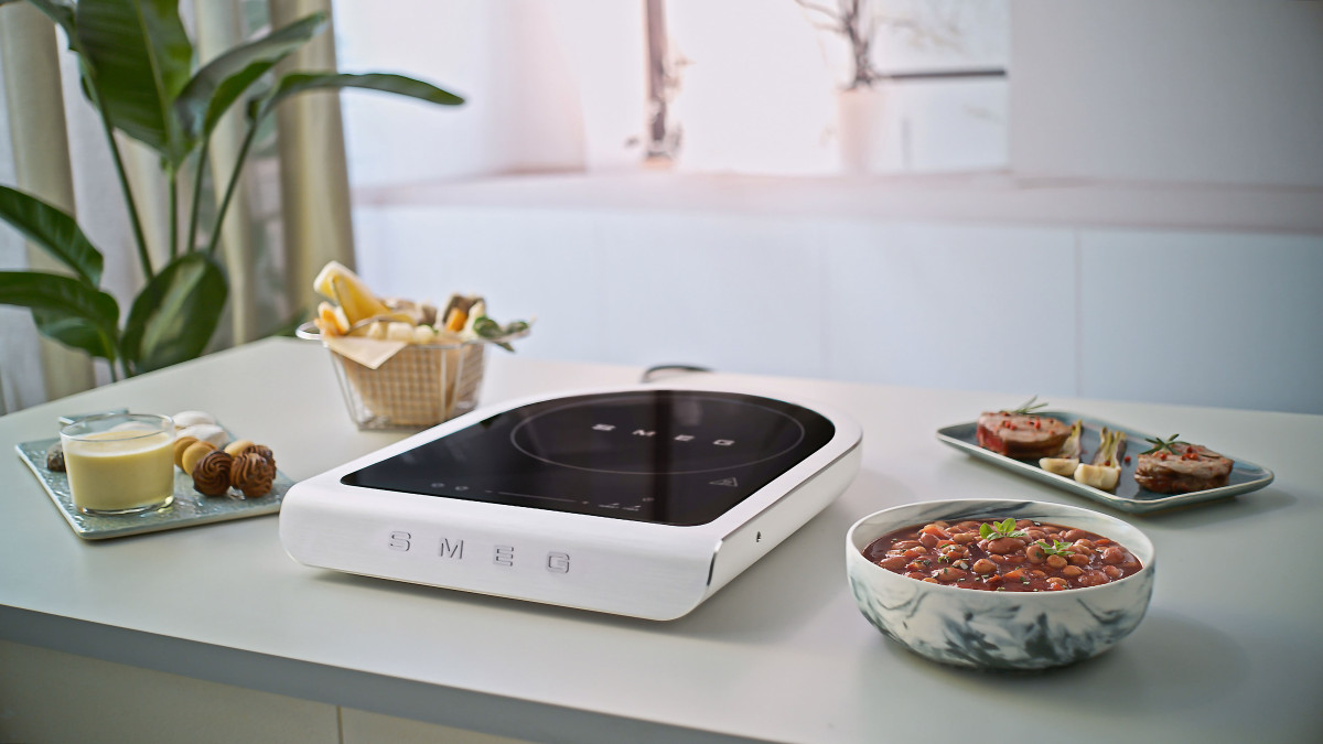 Портативна кухня від SMEG1