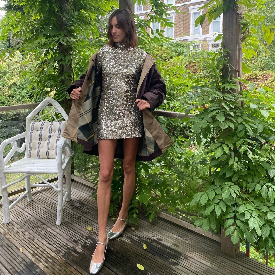 Instagram @alexachung0