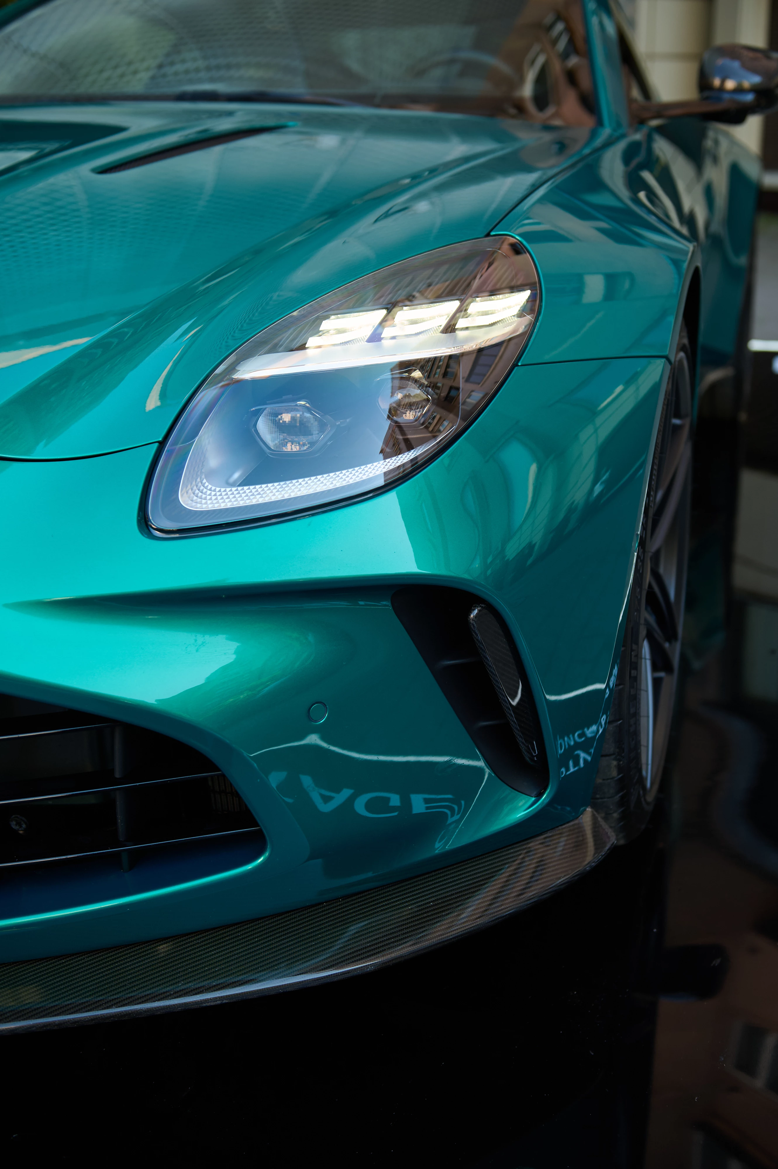 Aston Martin Vantage41