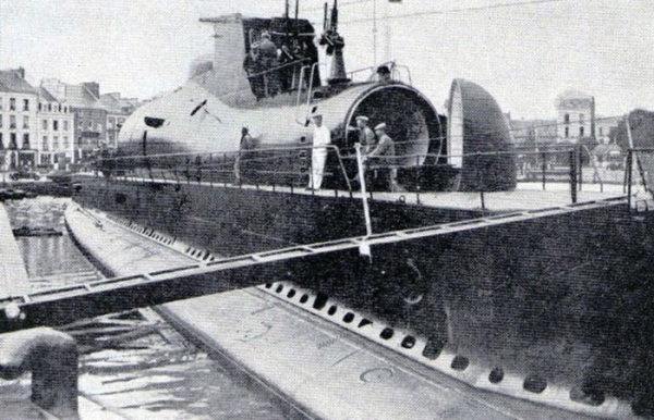 Підводний човен Surcouf. Подводная лодка Surcouf.