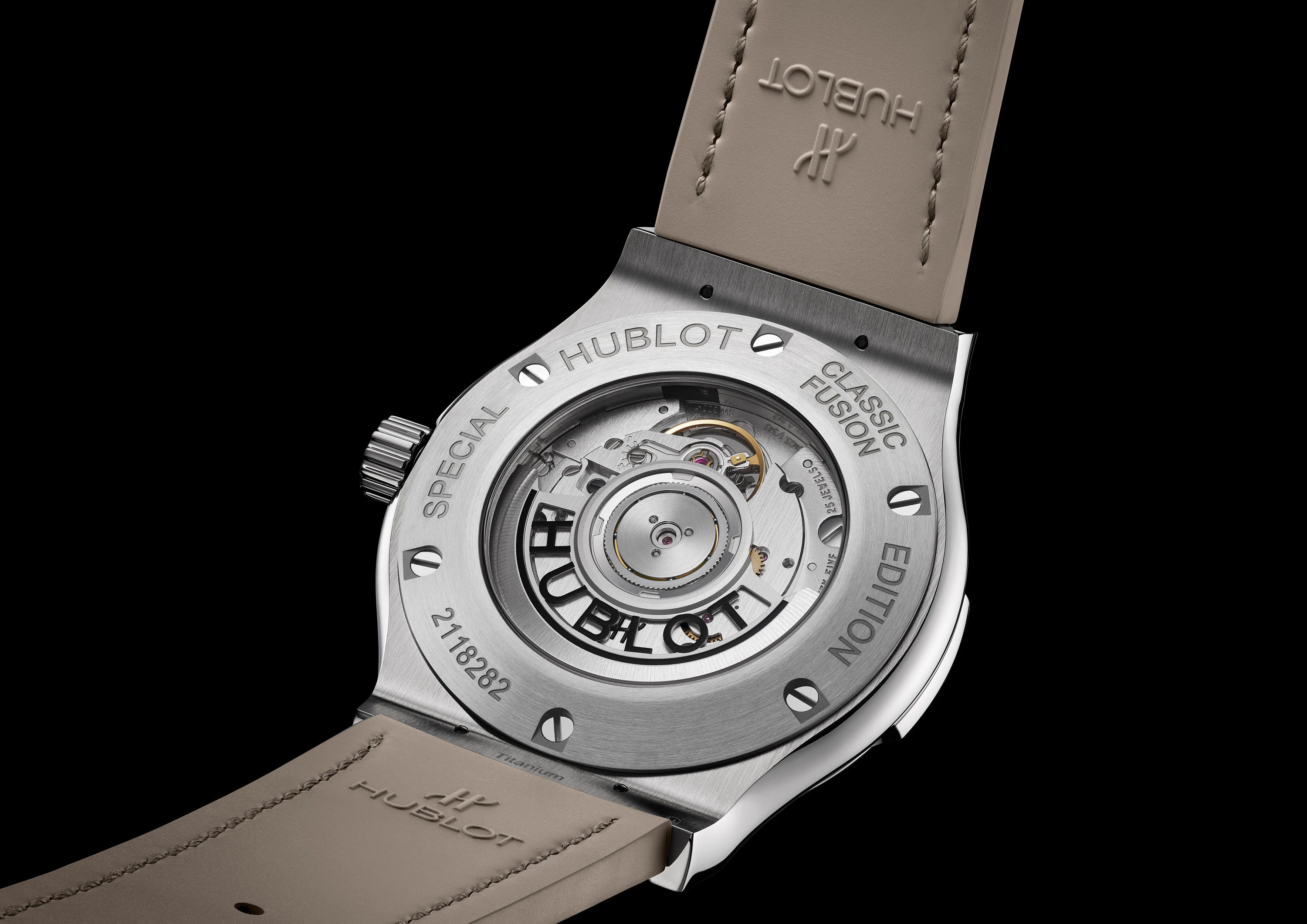 Hublot представив новий годинник Classic Fusion Essential Taupe2