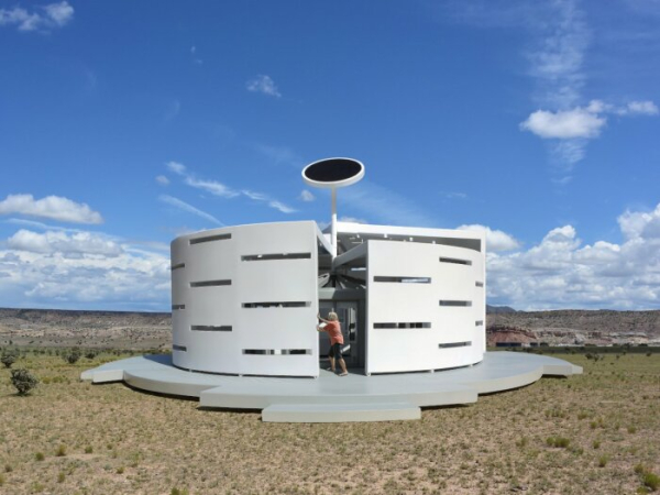 Rotating Interactive Radius House – інноваційний будинок, розроблений Майклом Янценом. Rotating Interactive Radius House – инновационный дом, разработанный Майклом Янценом.