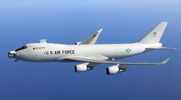 Boeing YAL-1, оснащенный боевым лазером