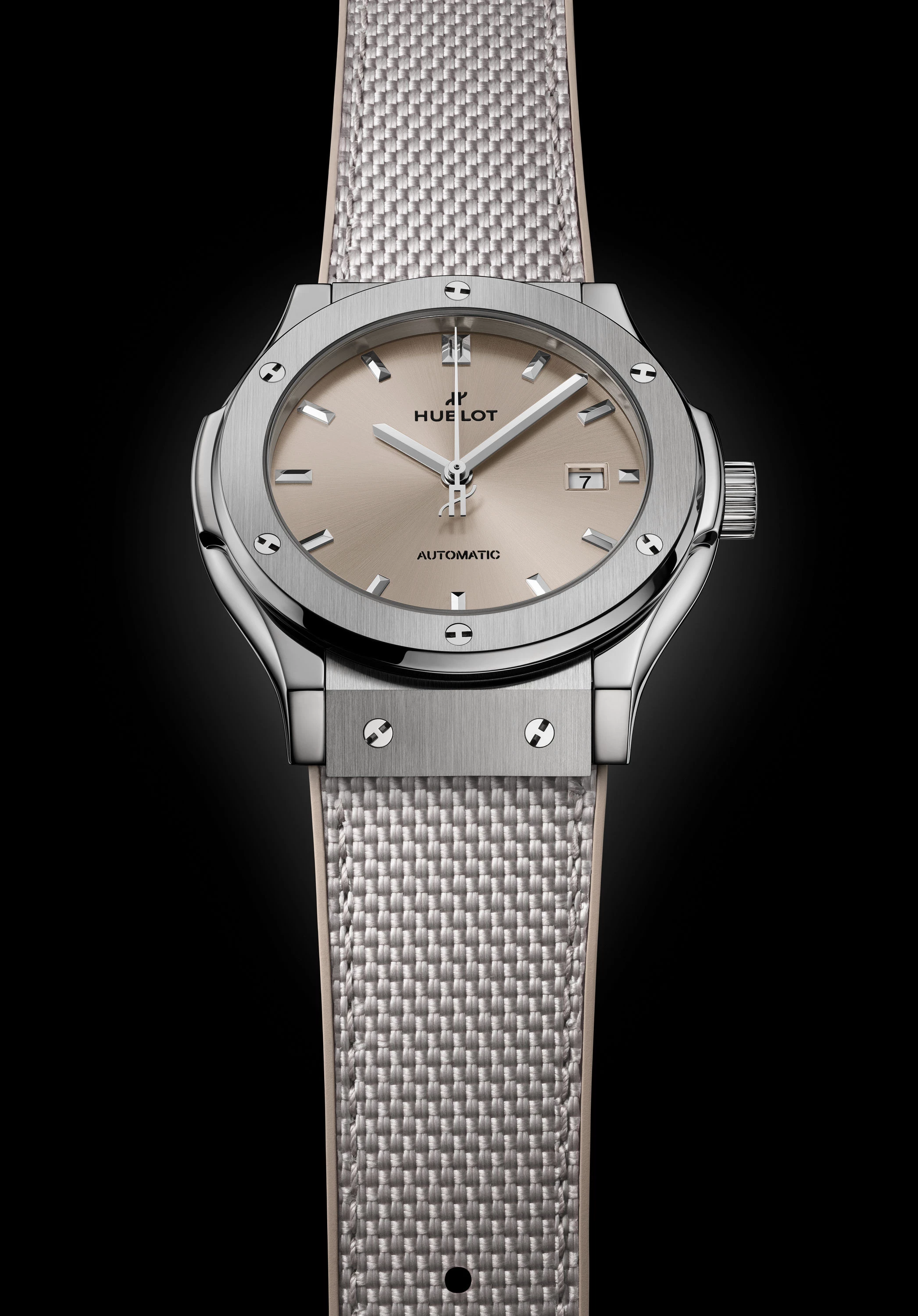 Hublot представив новий годинник Classic Fusion Essential Taupe3