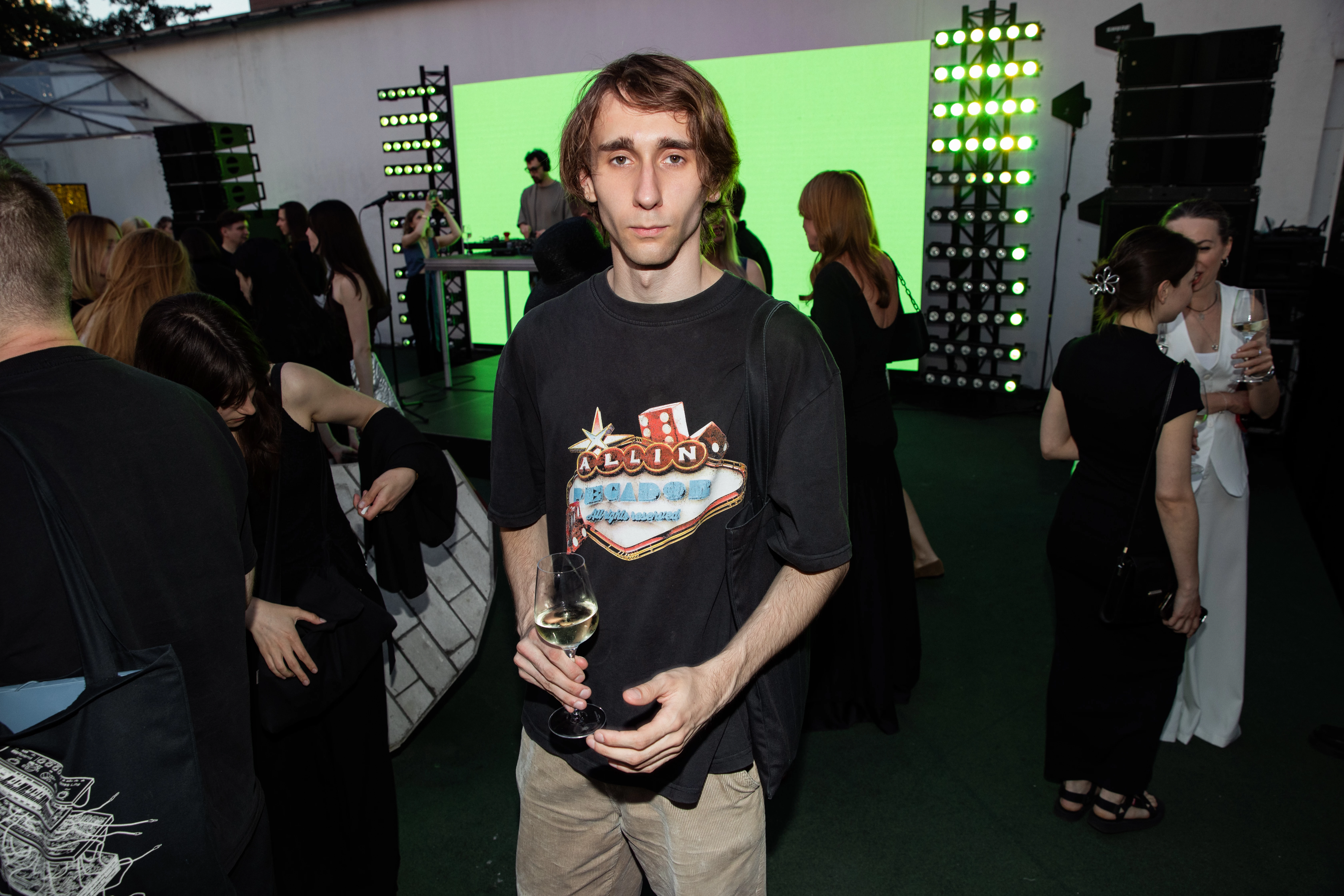Український Vogue відкрив масштабну виставку сучасної фотографії FUTURESPECTIVE221