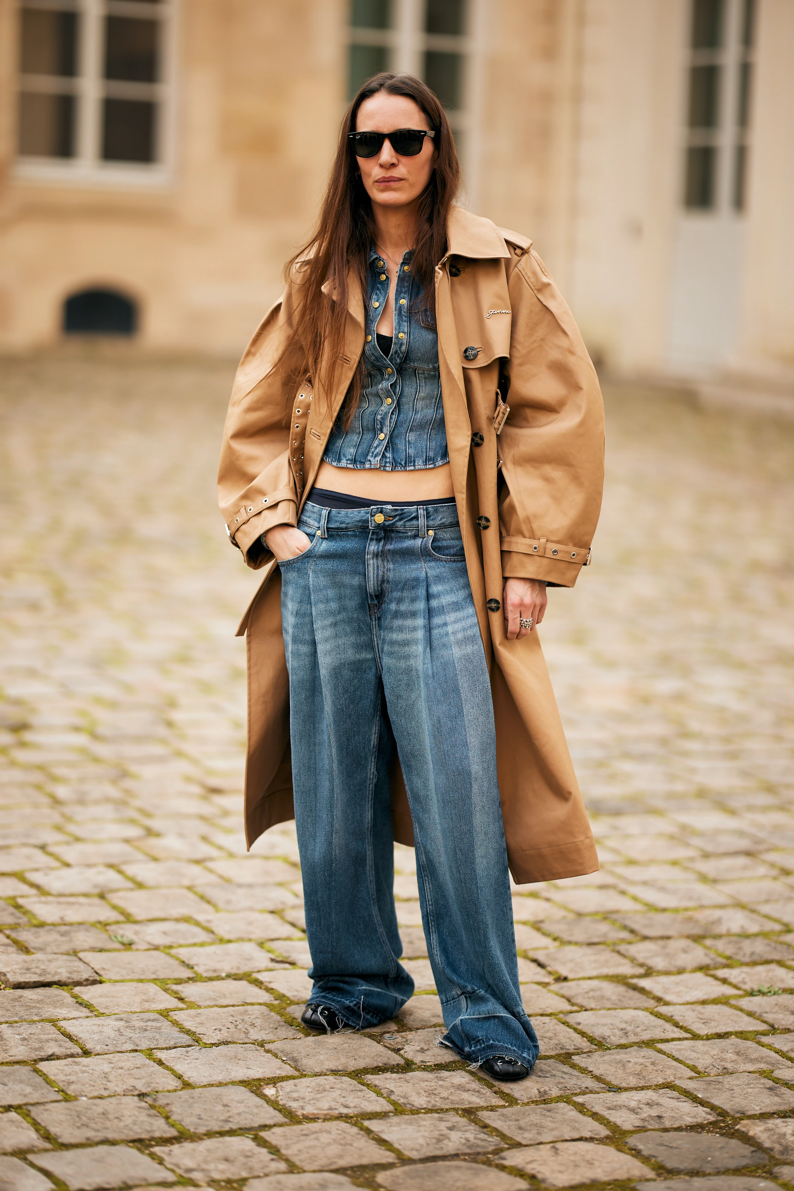 Streetstyle: з чим носити широкі джинси цієї осені16