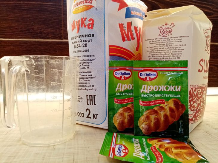 Чому тісто для піци прилипає і як це виправити: трюк із борошном Мука