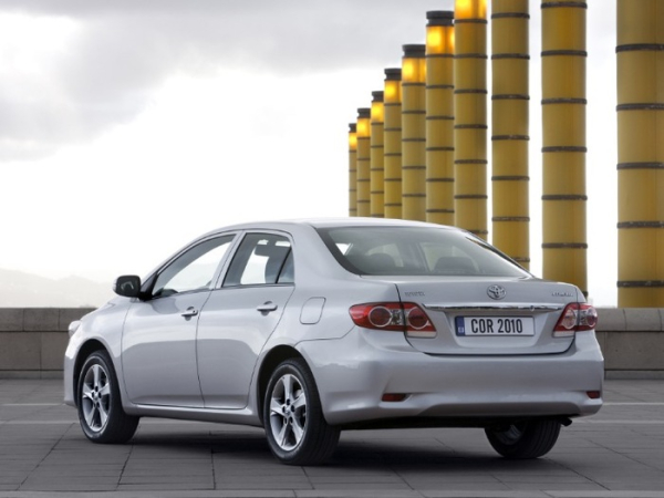 Toyota Corolla E150 надійна та довговічна Toyota Corolla E150 надежна и долговечна