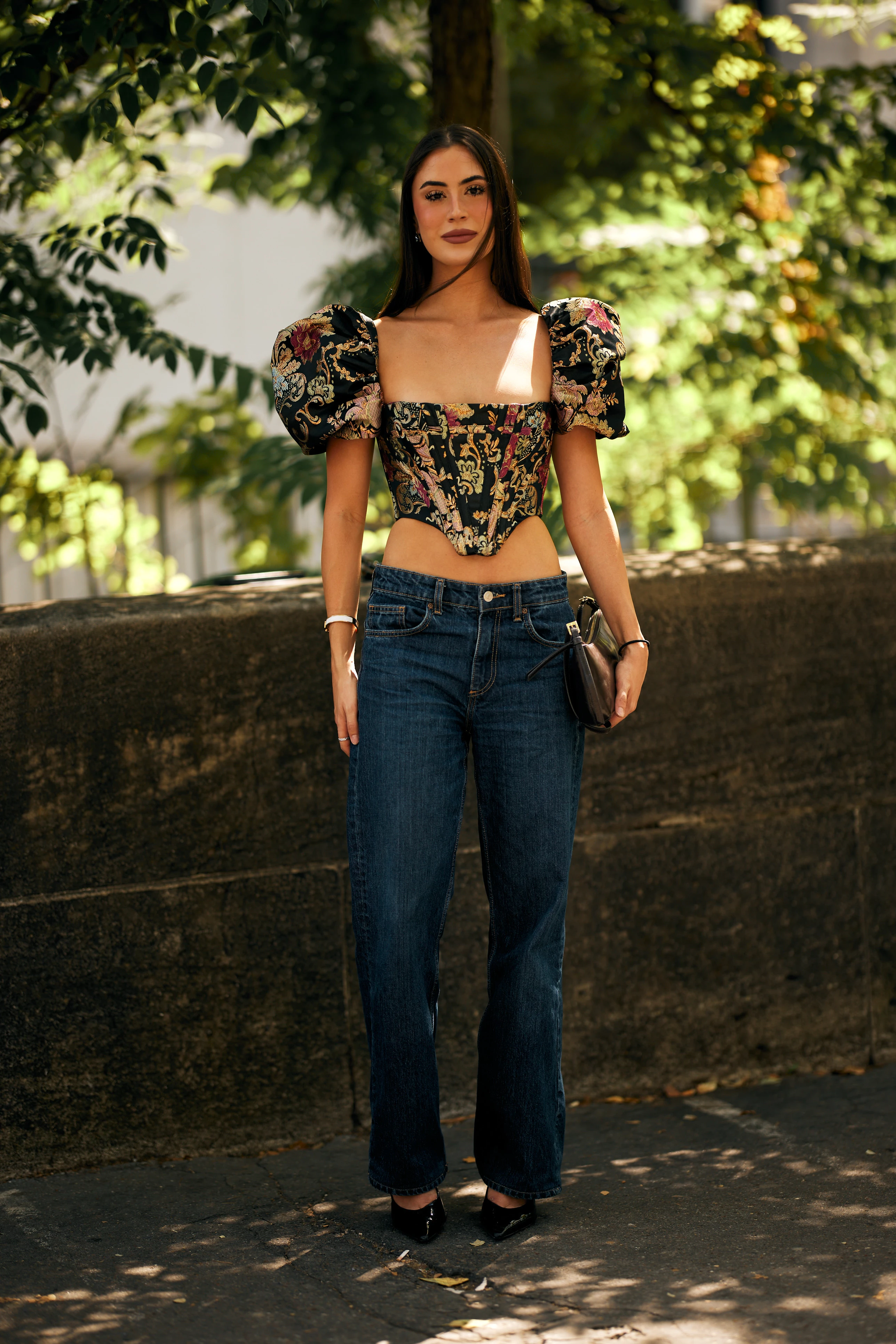 Streetstyle: з чим носити широкі джинси цієї осені14