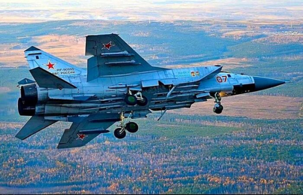 Літак вийшов чудовий. Самолёт получился отличный.