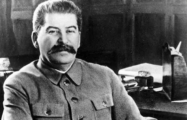 Якобы Сталин тоже пользовался одеколоном.