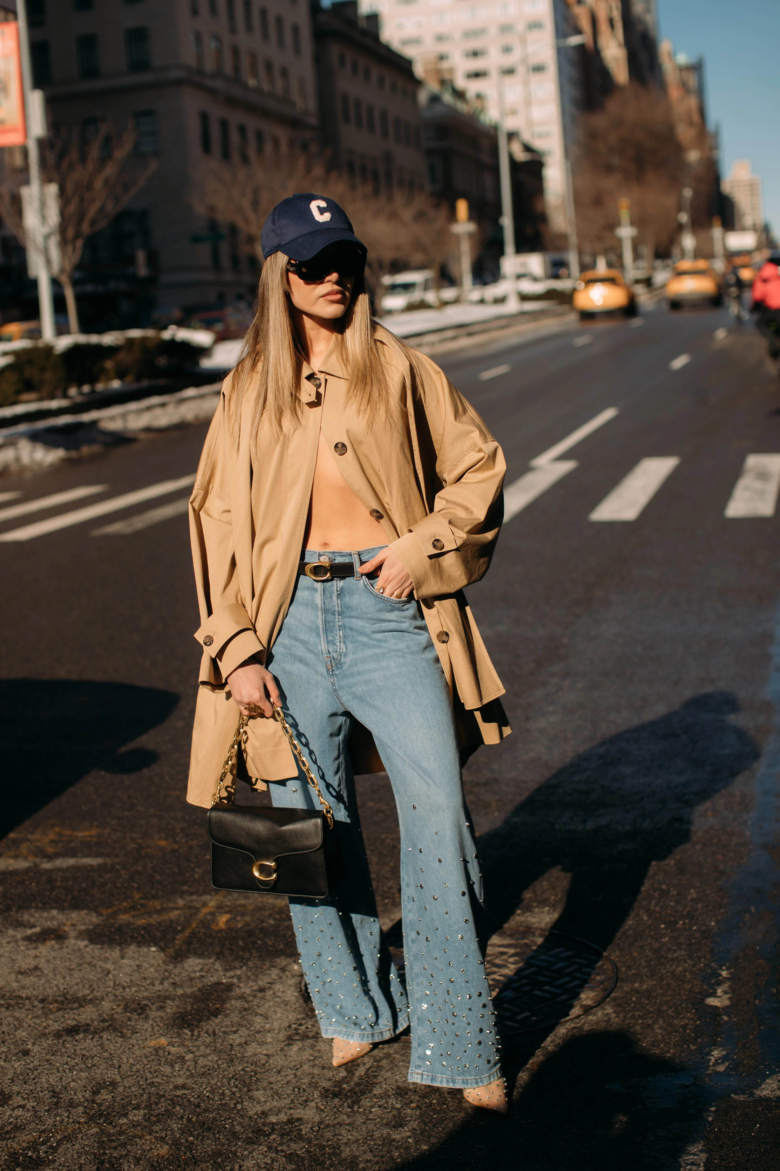 Streetstyle: з чим носити широкі джинси цієї осені3