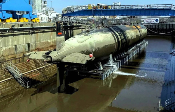 Даже старые винты прячут, снимают или ставят вместо них макеты.