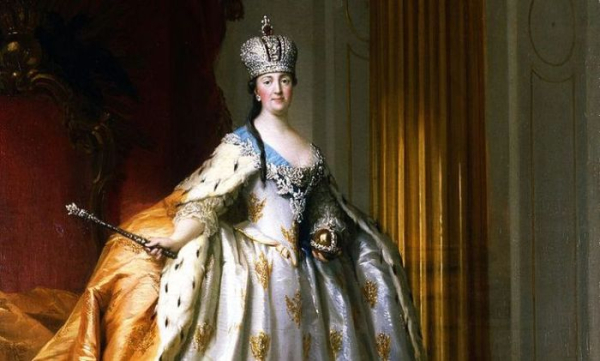 Екатерина Великая осталась очень довольной своей коронационной регалией.