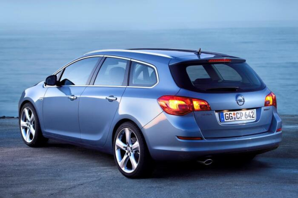 Opel Astra J имеет капризную электронику и проблемы с вариатором