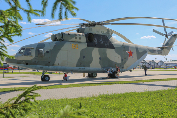 Мі-26 у московському парку «Патріот» Ми-26 в московском парке «Патриот»