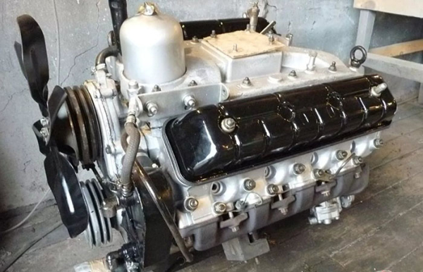 Двигун від ГАЗ-14. Двигатель от ГАЗ‑14.
