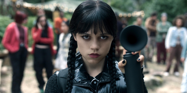 Сериалы августа — 2025: «Уэнсдей»