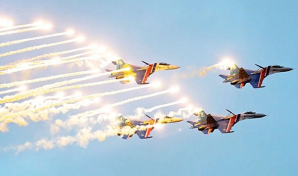Воздушная акробатика РФ - наследие СССР, и А-11 является его частью.