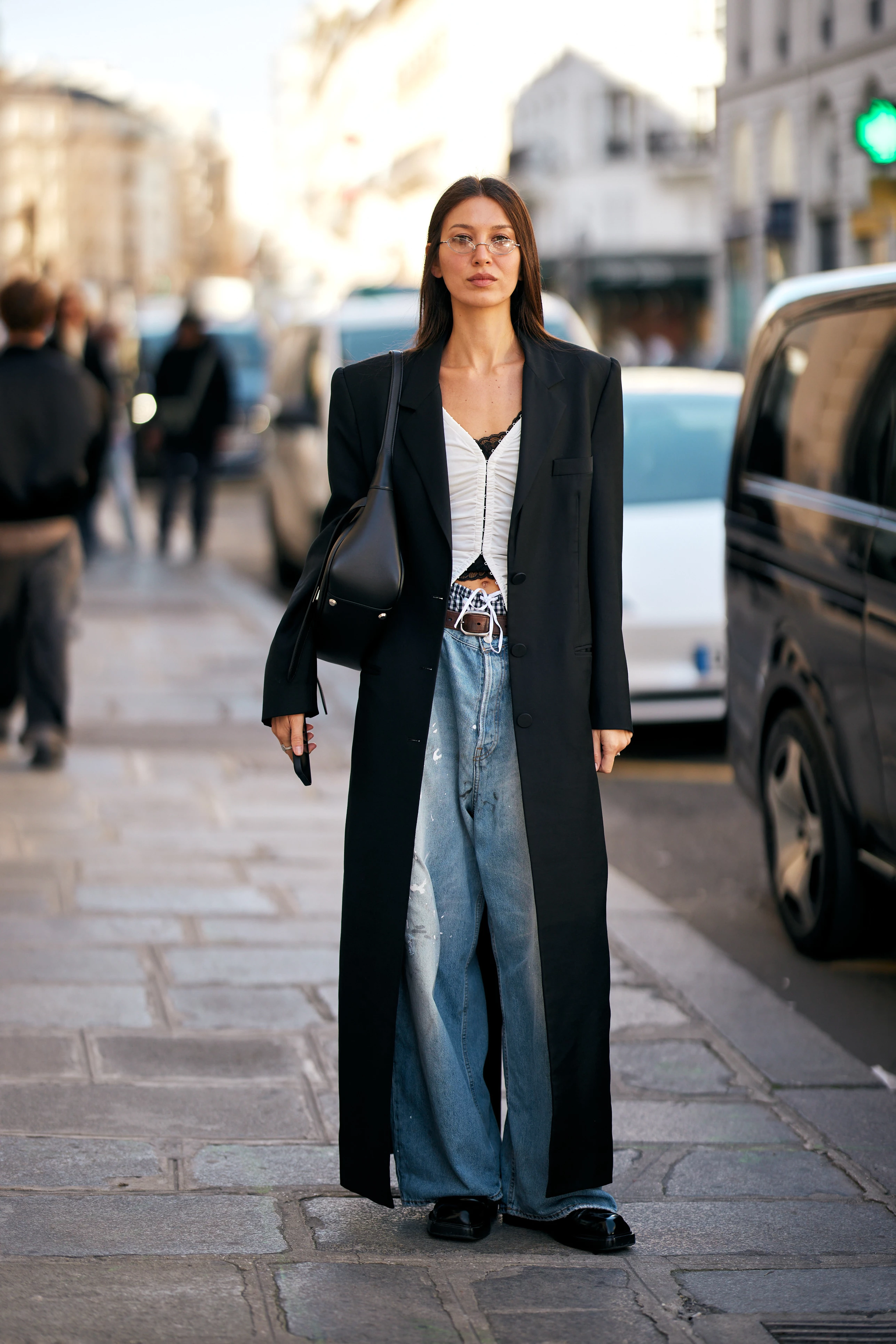 Streetstyle: з чим носити широкі джинси цієї осені6