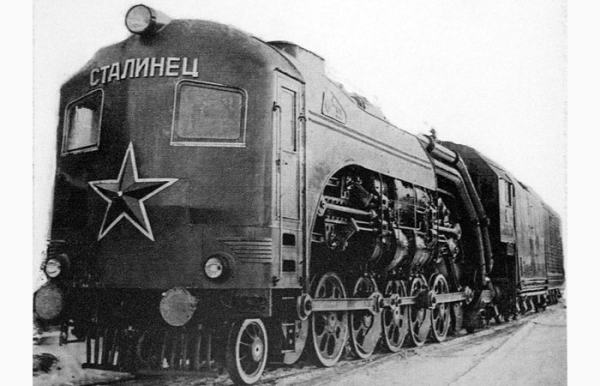 Первый газогенераторный тепловоз.