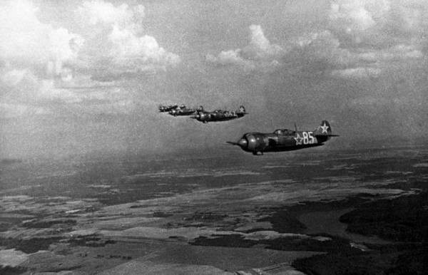 Ситуація почала змінюватись лише до 1942 року. Ситуация начала меняться лишь к 1942 году.