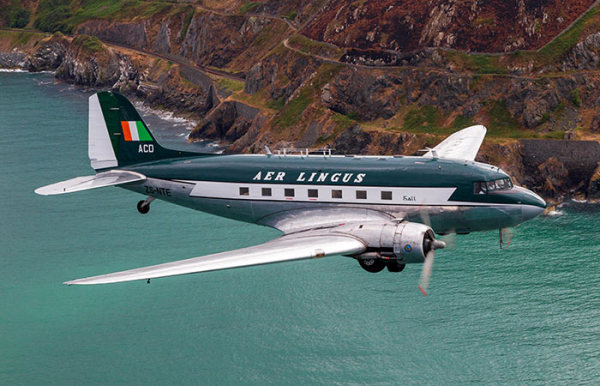 Douglas DC-3 всё ещё используется.