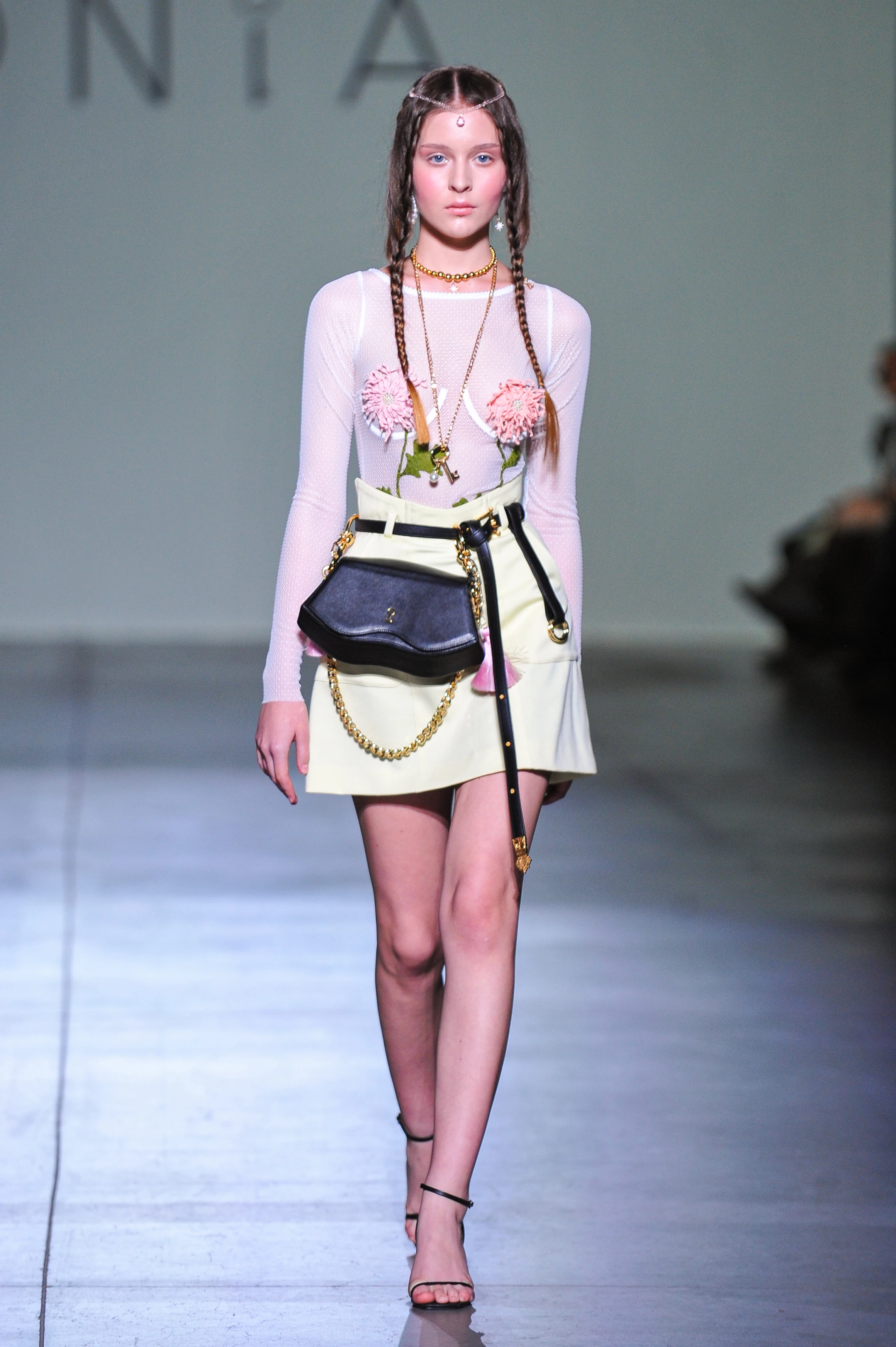 Жіночний образ: нові колекції TG Botanical, SANTA та TONiA на Ukrainian Fashion Week15