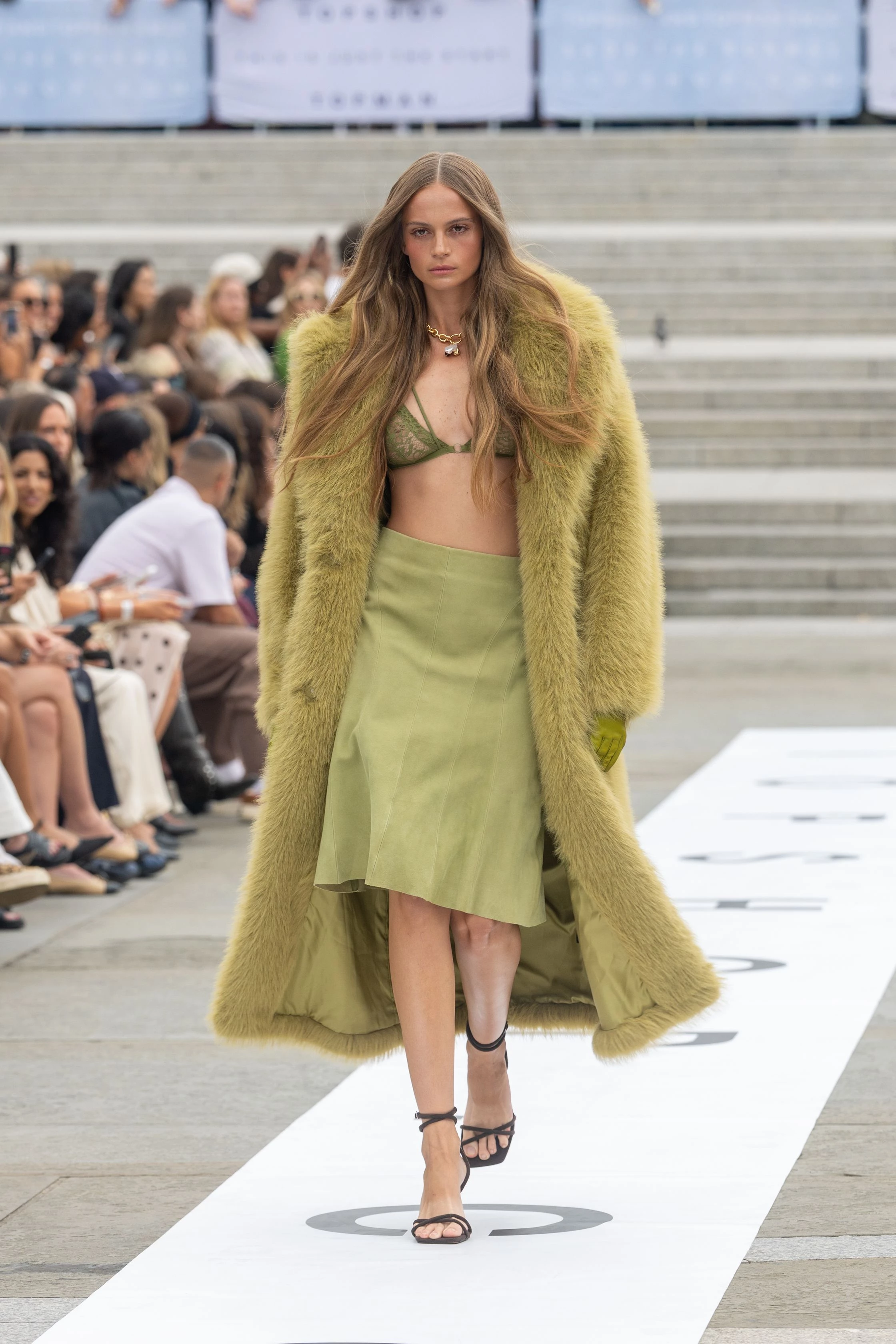 Помилки минулого: чому повернення Topshop стало сигналом тривоги для моди0