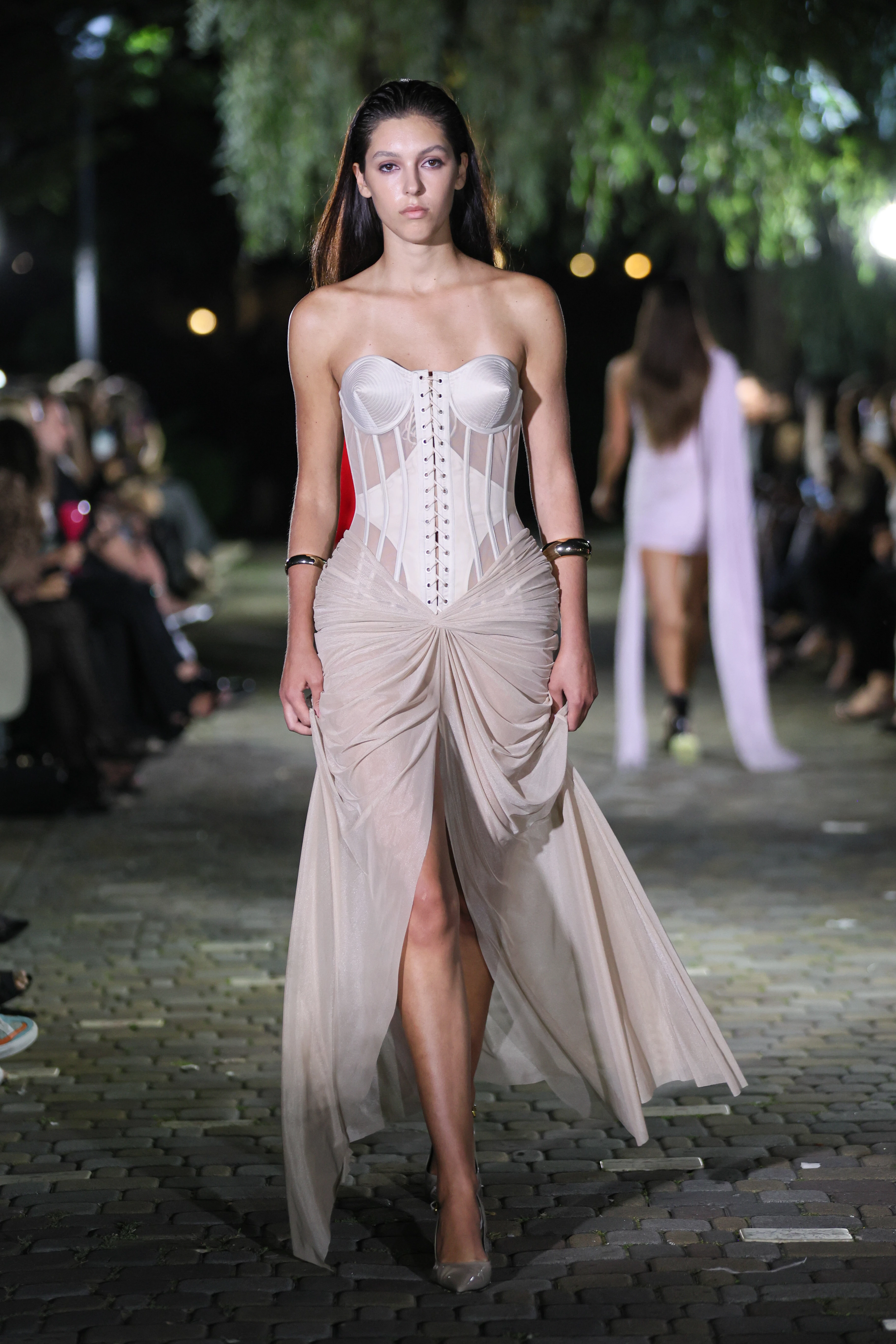 Жіночний образ: нові колекції TG Botanical, SANTA та TONiA на Ukrainian Fashion Week12