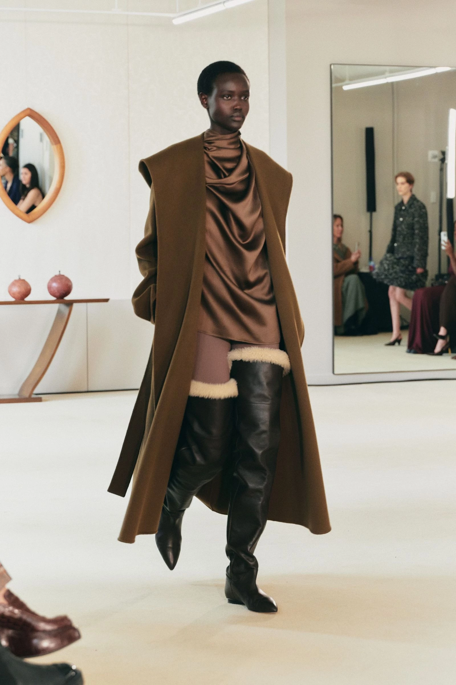 Altuzarra осінь-зима 2025/2026. Фото: Su Mustecaplioglu / Gorunway4