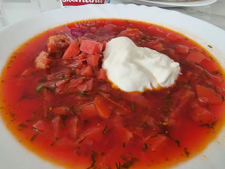 Борщ як у бабусі: секрет, що робить його смак неповторним! Усього один продукт борщ