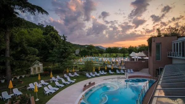Terme Preistoriche (в Монтегротто Терме, Італія)