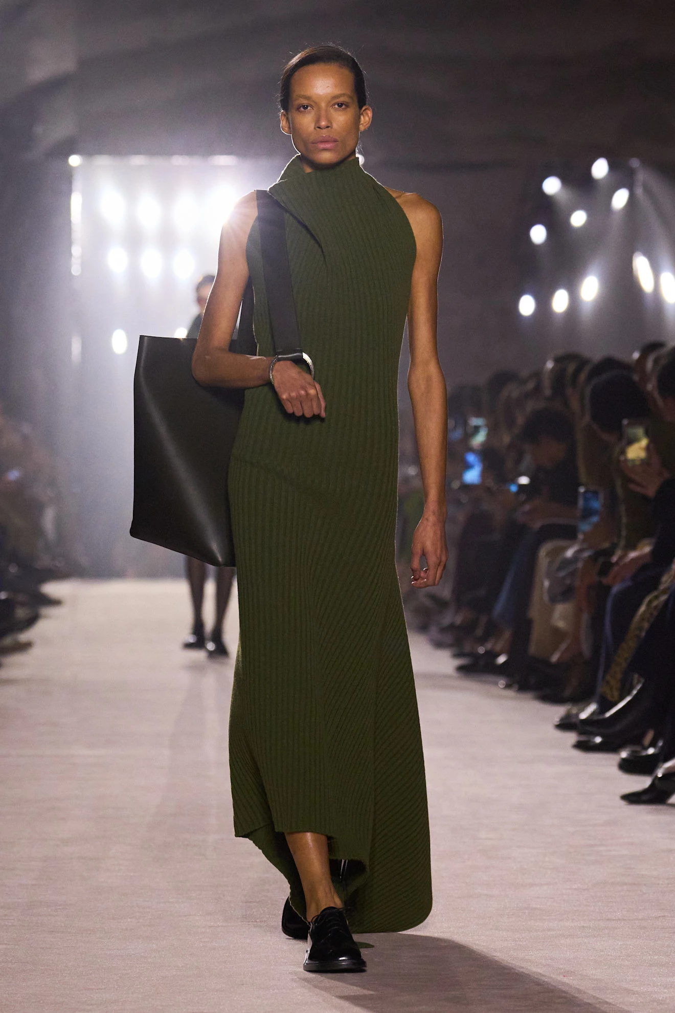 Victoria Beckham осінь-зима 2025/2026 Victoria Beckham осінь-зима 2025/20262