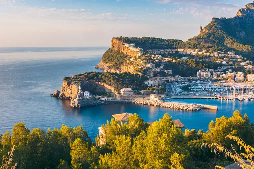 Порт-де-Сольєр Майорка на заході сонця