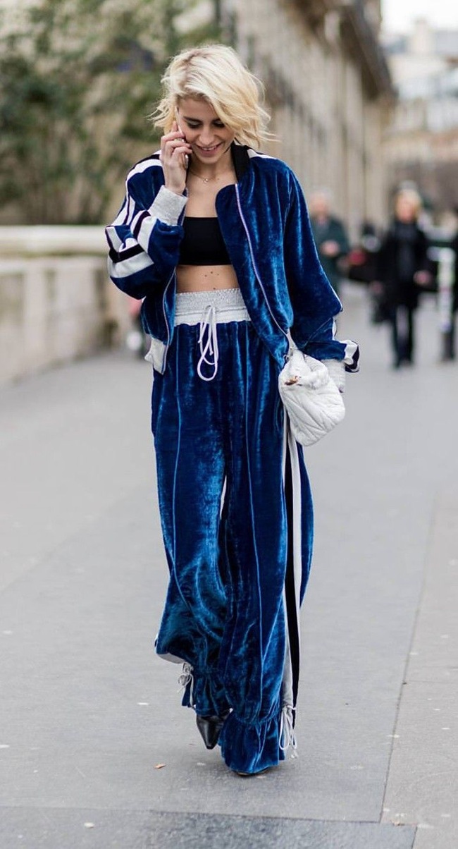 Мода 2000-х повертається: що обрати для стильного образу