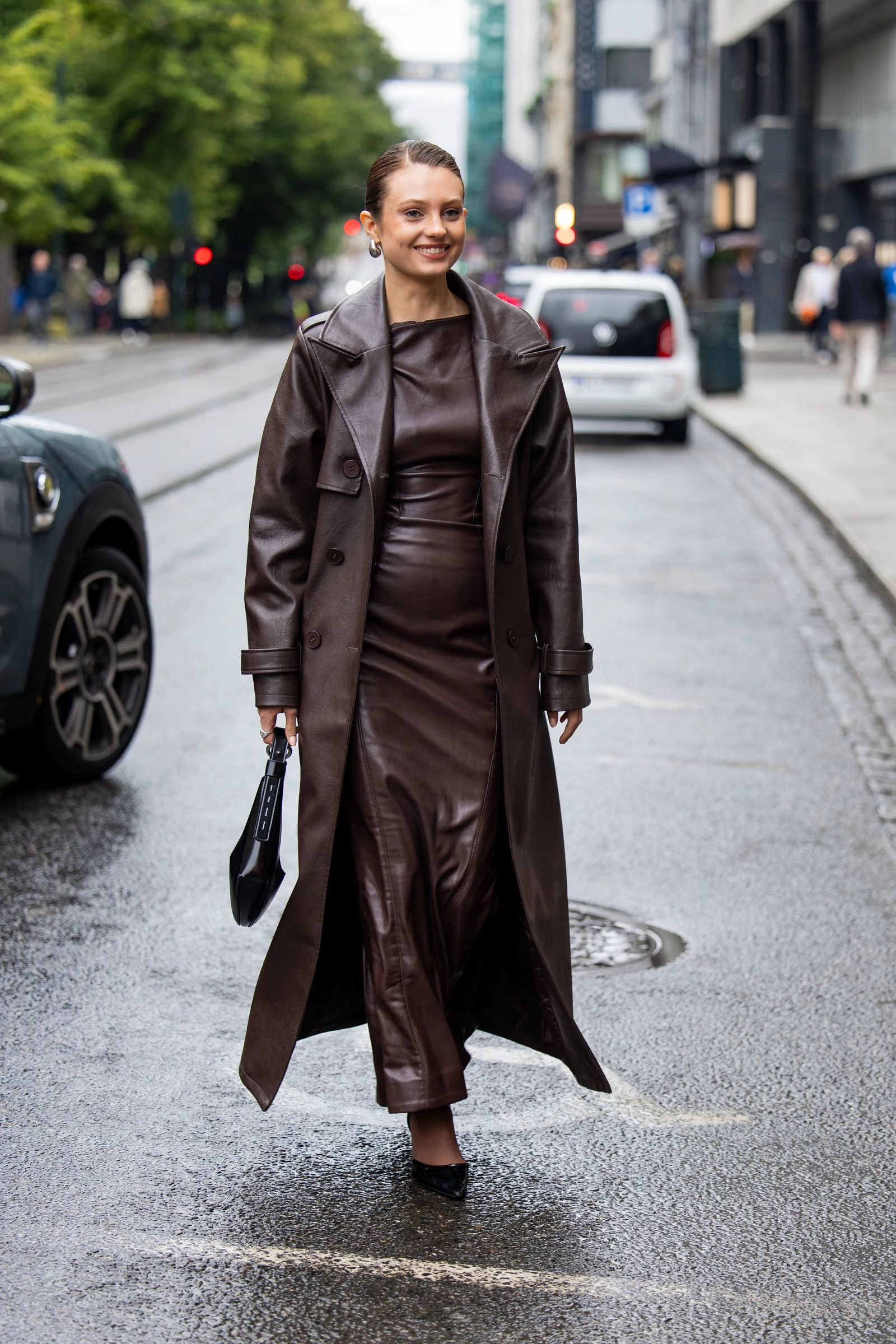 Streetstyle: 5 наймодніших шкіряних суконь сезону осінь-зима 2025/20262