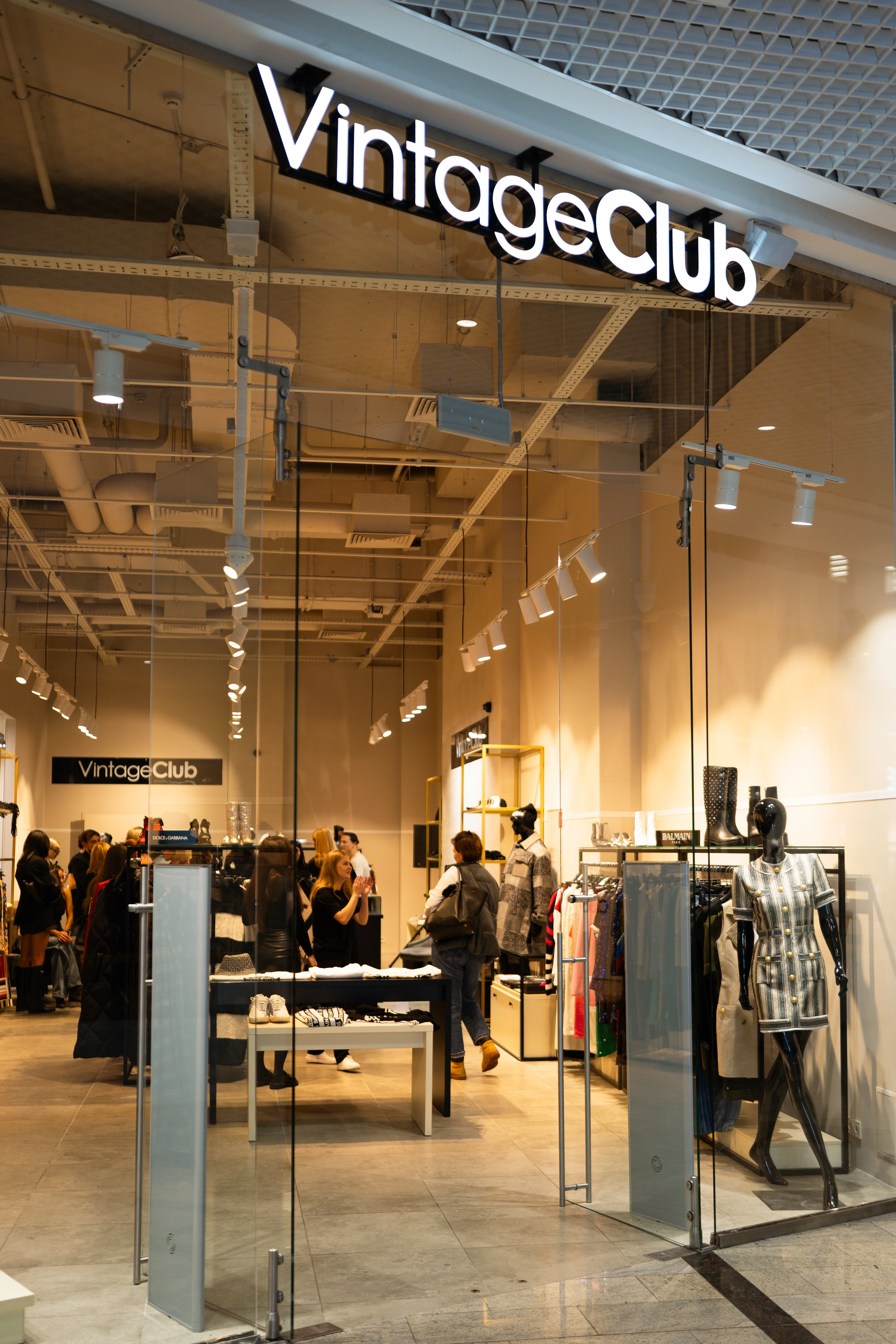 Нове місце: Vintage Club – простір з доступними люксовими речами відкрився у Києві0