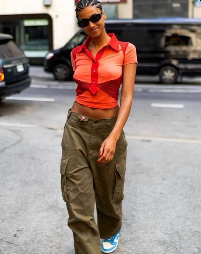 Мода 2000-х повертається: що обрати для стильного образу