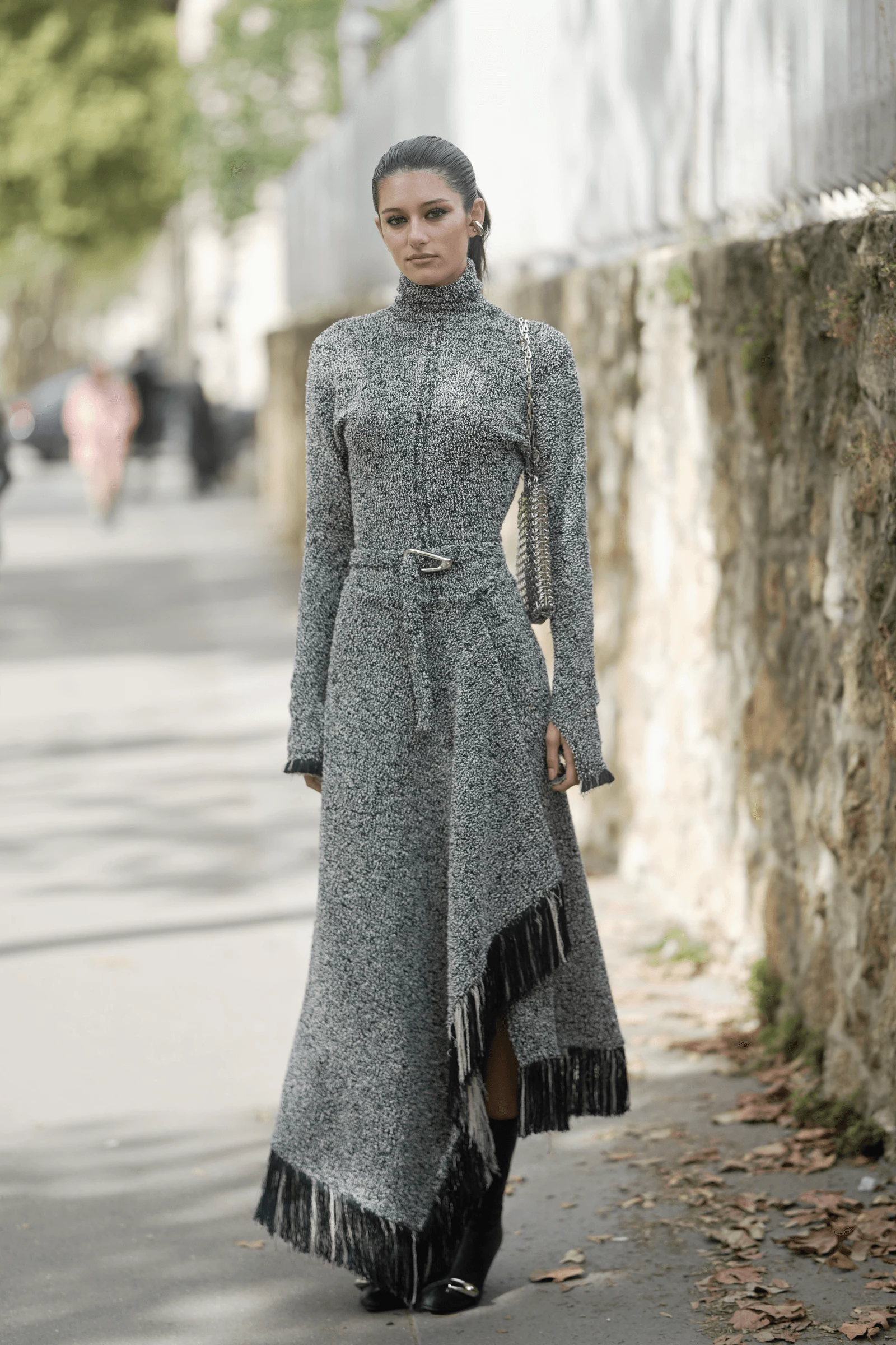 Трикотажна сукня — найнеобхідніша річ цієї осені, і ось 5 стильних способів носити її просто зараз0