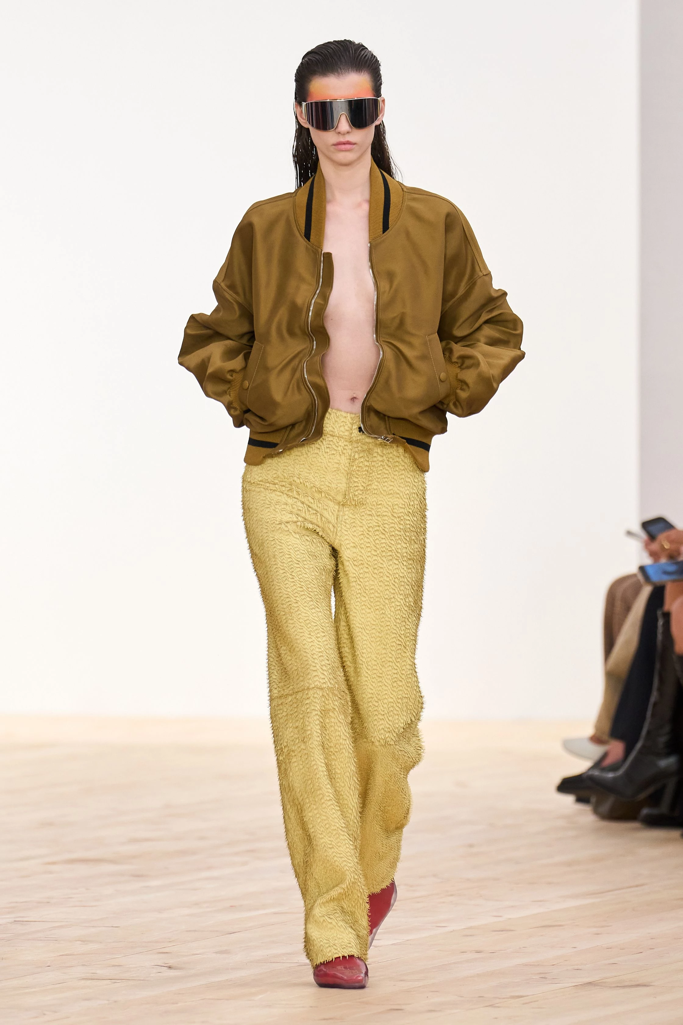 Сонце Іспанії, ритм Нью-Йорка: нова колекція Loewe весна-літо 202616