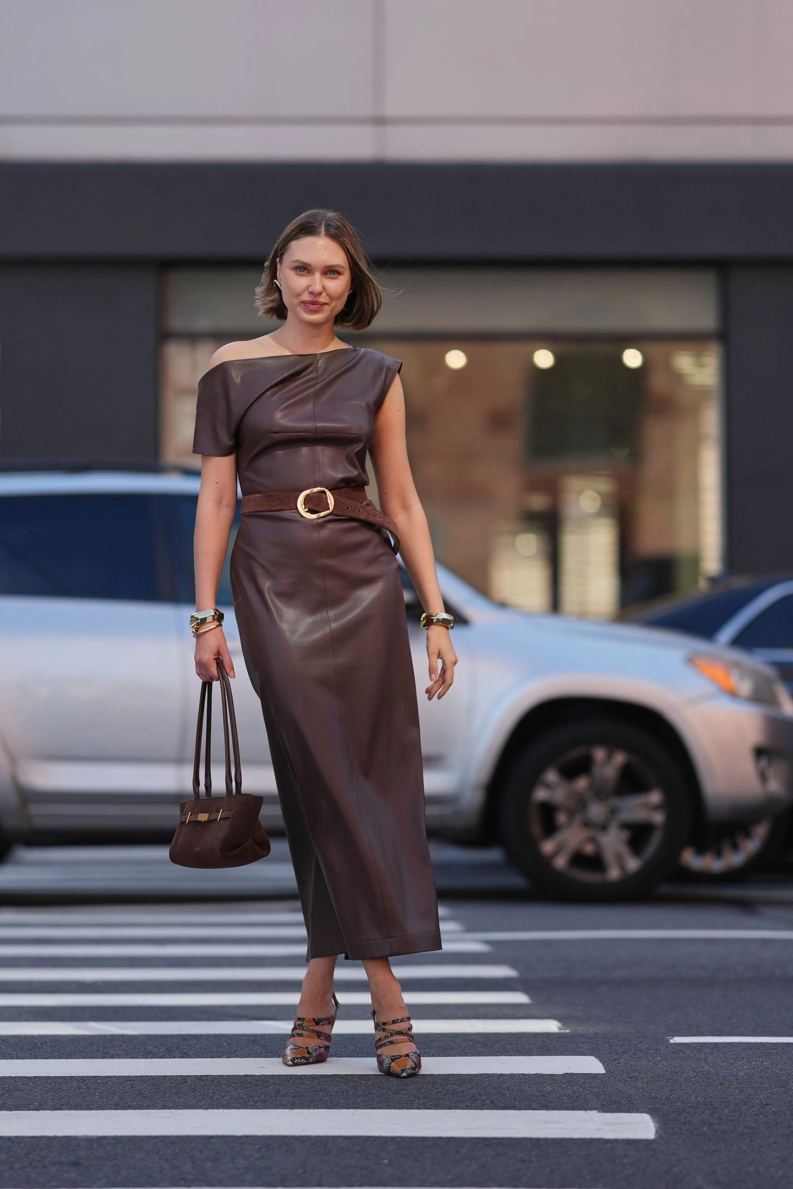 Streetstyle: 5 наймодніших шкіряних суконь сезону осінь-зима 2025/20260