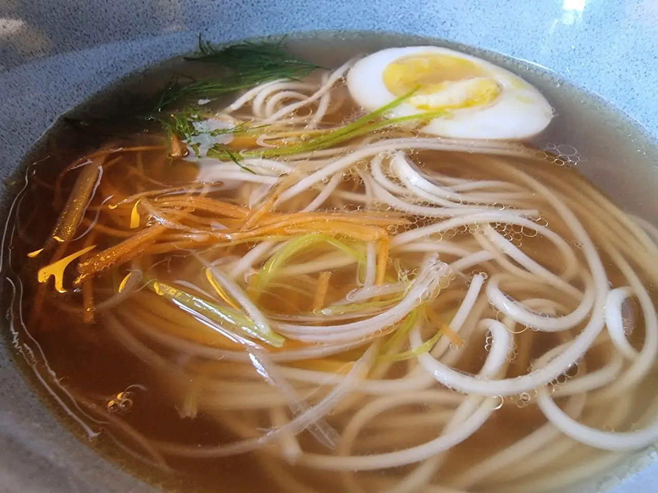 Що додати у воду для варіння курки, щоб бульйон був прозорим, як сльоза суп