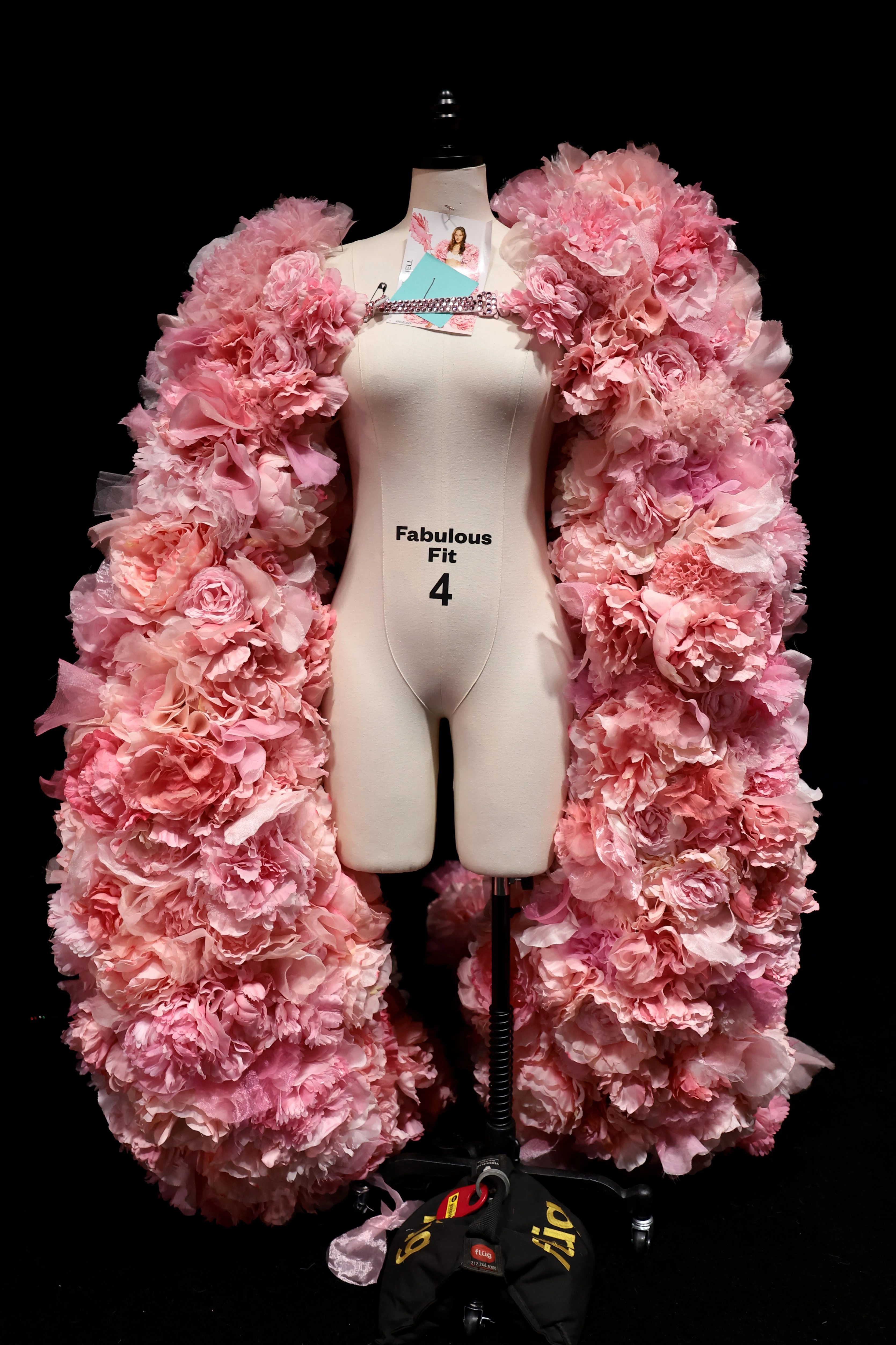Що відбувалося за лаштунками Victoria’s Secret Fashion Show 202512