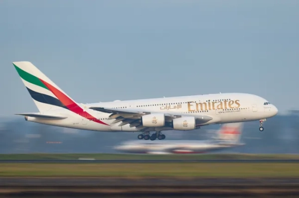 Airbus A380-842 авіакомпанії Emirates на останньому заході на посадку в аеропорту Кінгсфорд Сміт, Сідней, Австралія