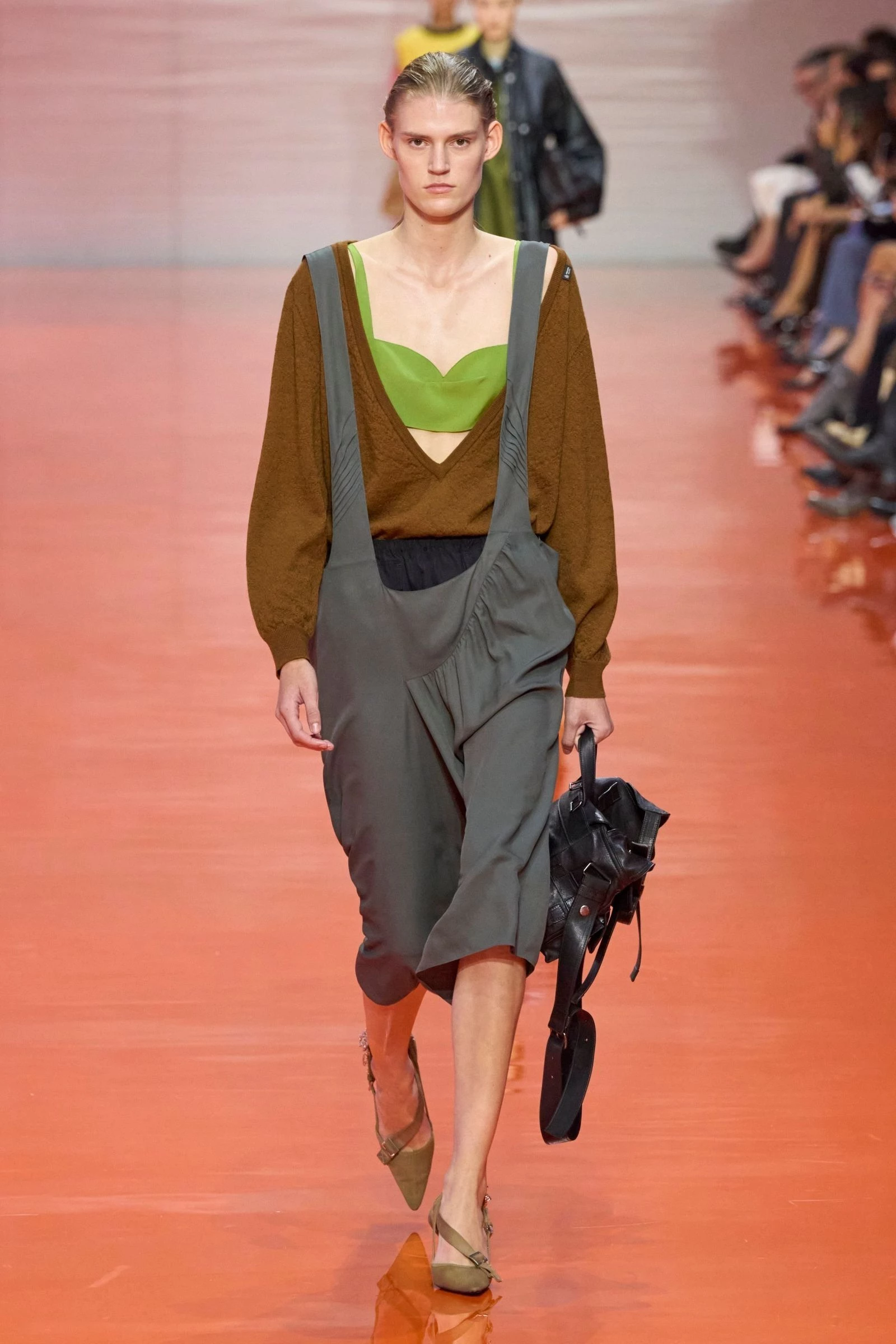 Спідниця на підтяжках Prada — найгучніша новинка сезону весна-літо 20267